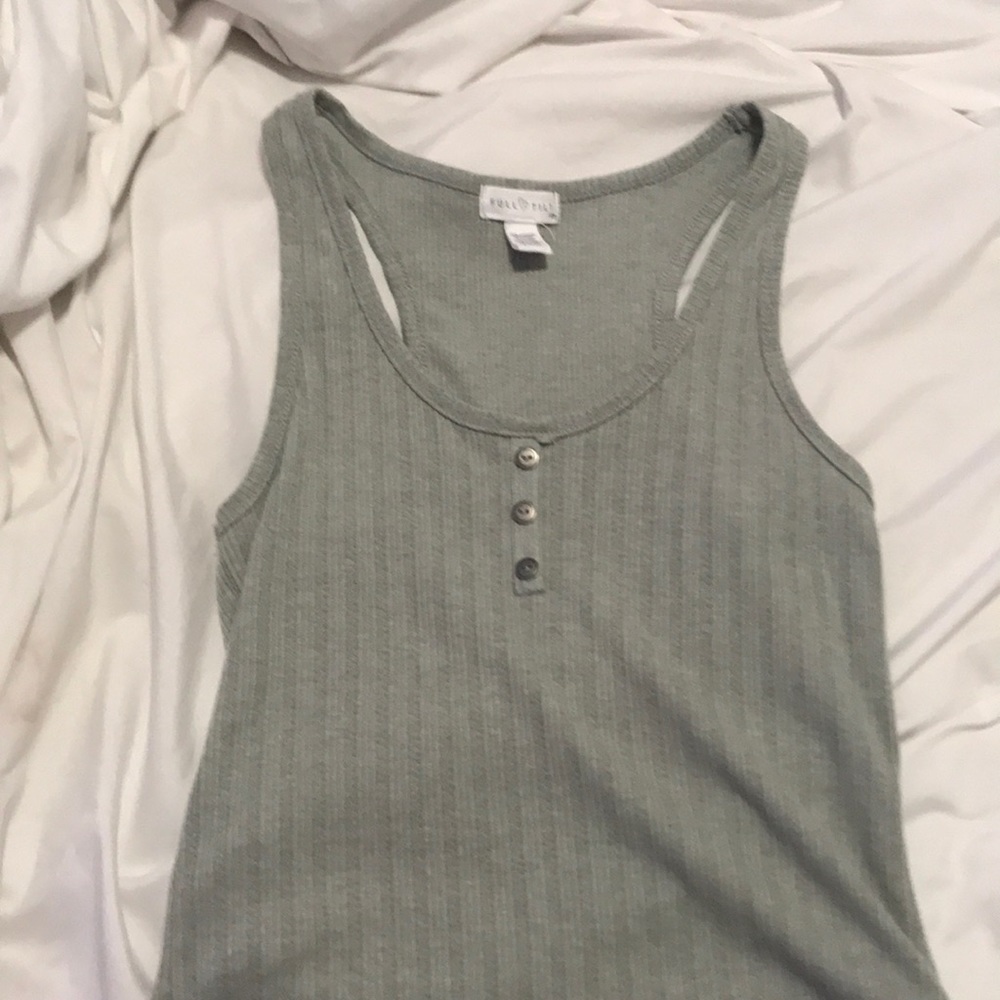 3 button crop top
